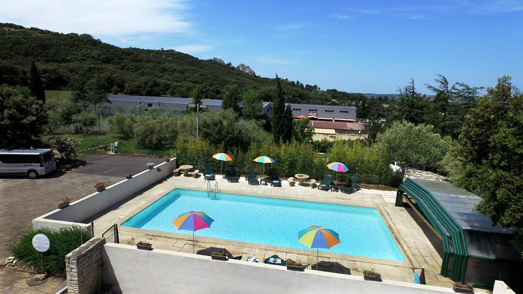 Hotel Le Lagon Рошфор-дю-Гар Екстериор снимка