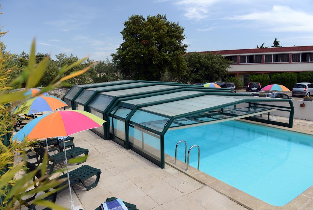 Hotel Le Lagon Рошфор-дю-Гар Екстериор снимка
