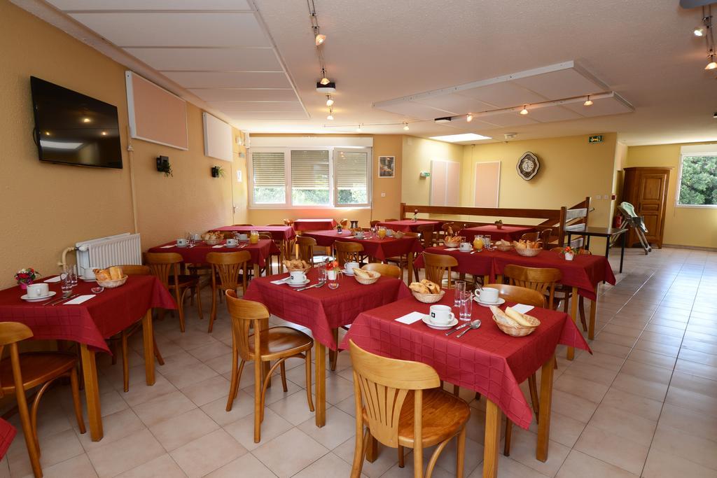 Hotel Le Lagon Рошфор-дю-Гар Екстериор снимка
